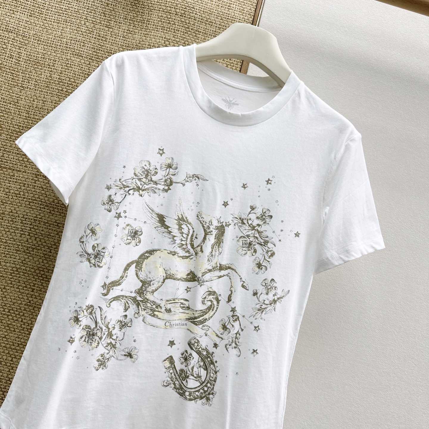Women's short sleeves
